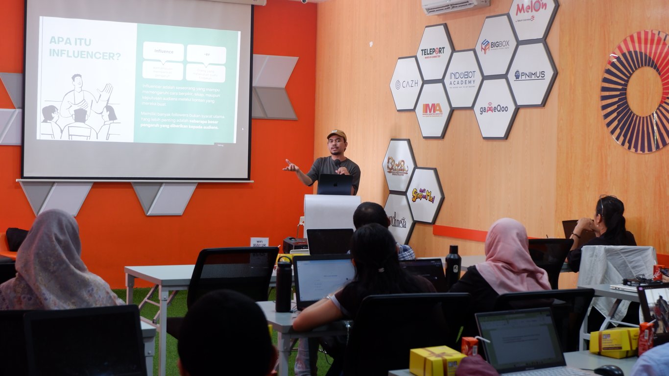 Sesi pemaparan materi<i> Infuencer Marketing </i>oleh founder Skillforcuan