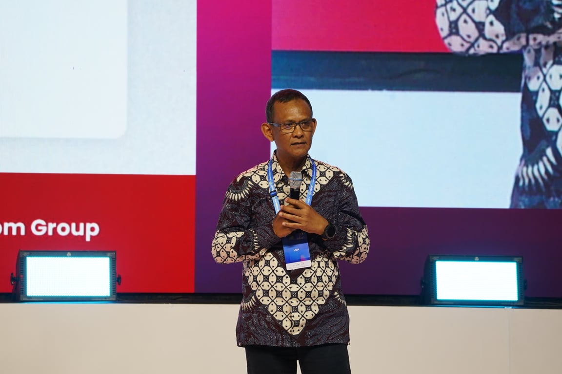 Wakil Presiden Bidang Penjualan dan Pemasaran di NeutraDC, Erik Orbandi, menyampaikan pandangannya dalam acara Sovereign Tech Summit 2026 yang digelar dalam rangka Bali Tech Week 2026 di Denpasar, Bali. (Foto: Komdigi)
