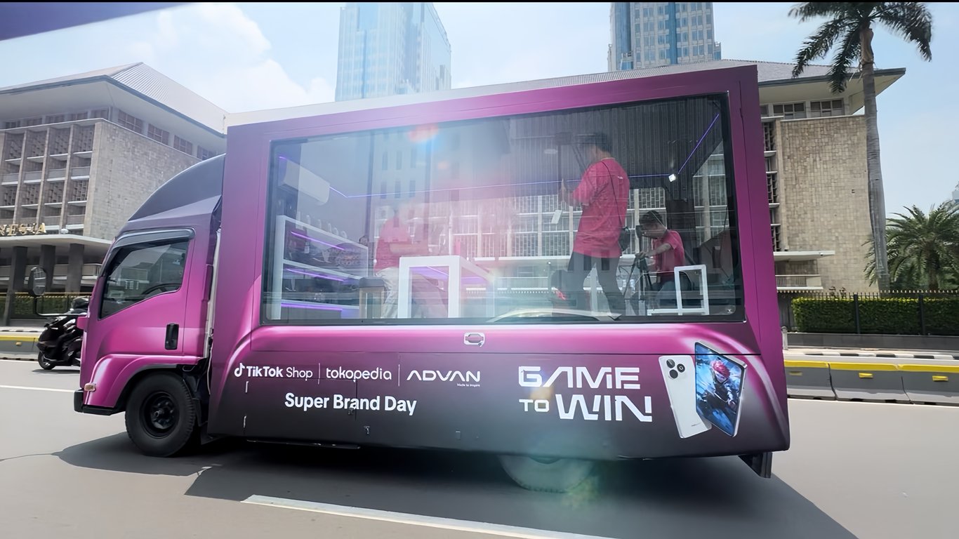 ADVAN raih Rekor MURI sebagai perusahaan elektronik pertama di Indonesia yang demo produk lewat siaran langsung dari studio bergerak. dok.ADVAN