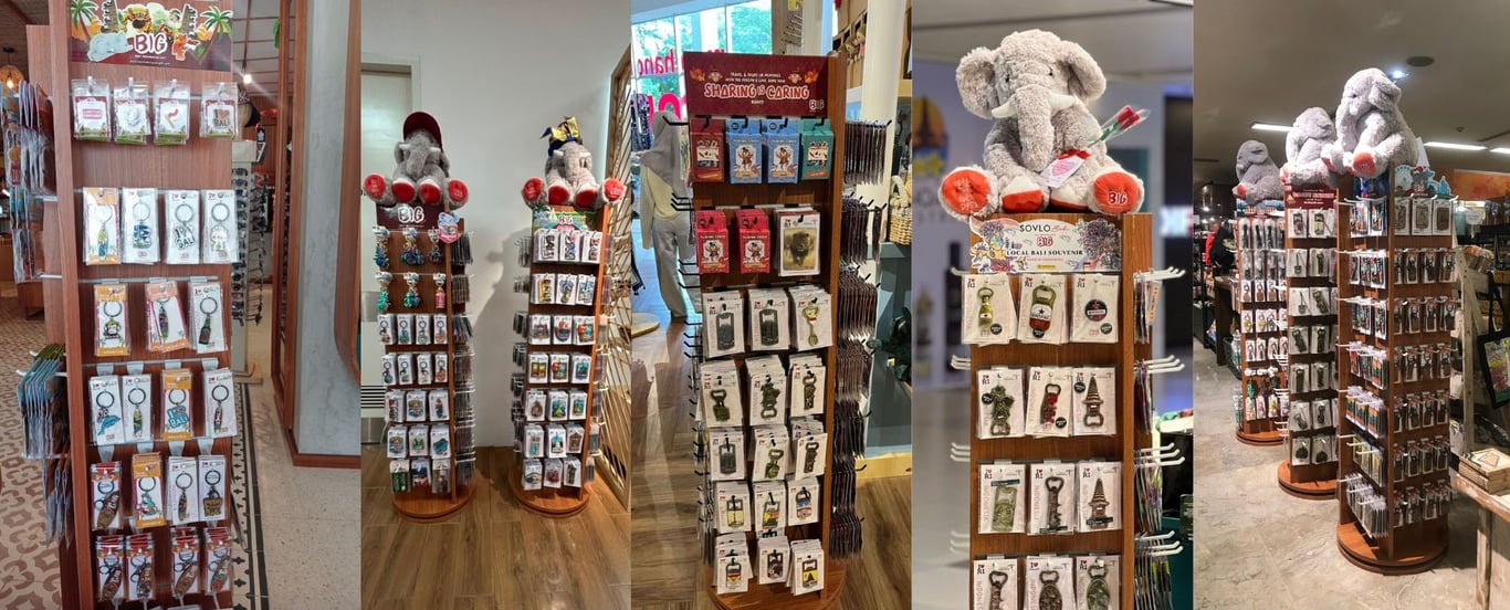 Stand Produk Souvenir Indonesia by Best Indonesian Gift di Toko Mitra Best Indonesian Gift