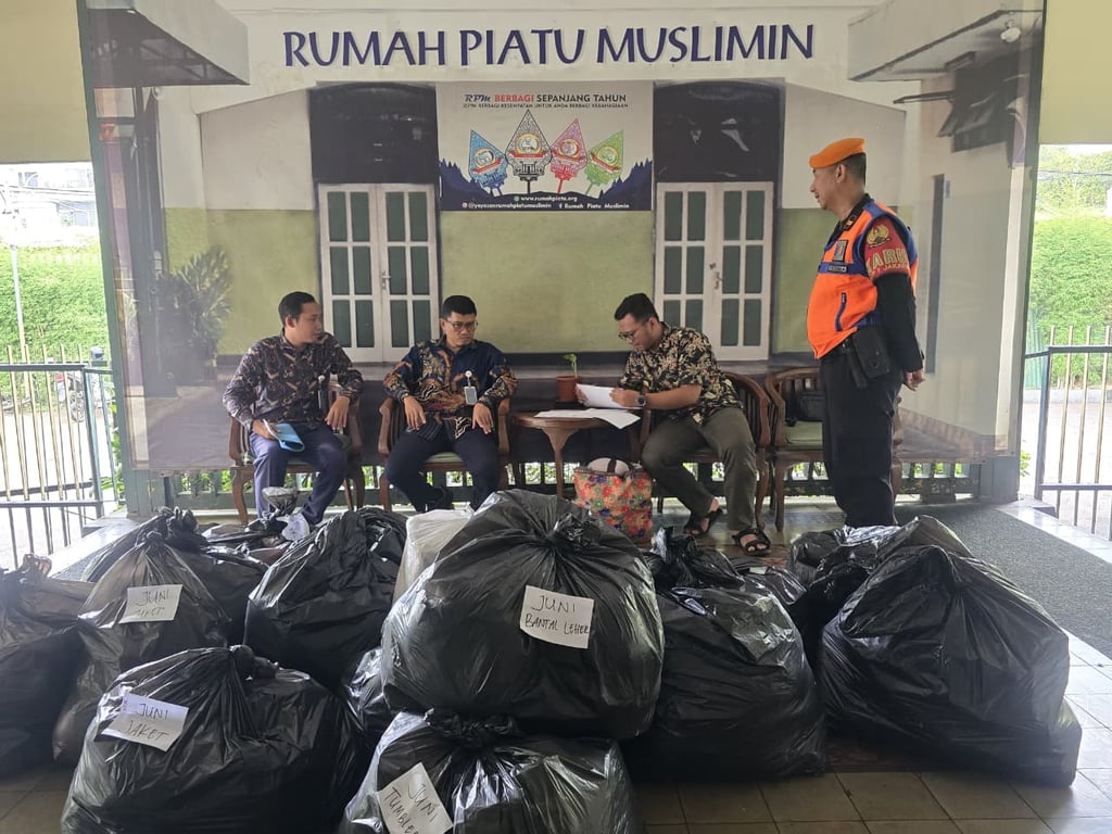 Penyerahan Barang Losd and Found, Periode April-Juli 2025 kepada Yayasan Piatu Muslimin di Kramat Raya, Jakarta Pusat.