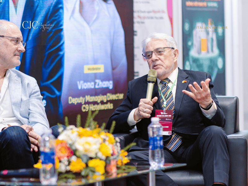 Mason Cobb,&nbsp;Founder của Victoria Health Care JSC và Chairman của Golden Sunrise JSC, bổ sung góc nhìn từ phía người đang trực tiếp triển khai dự án lớn.