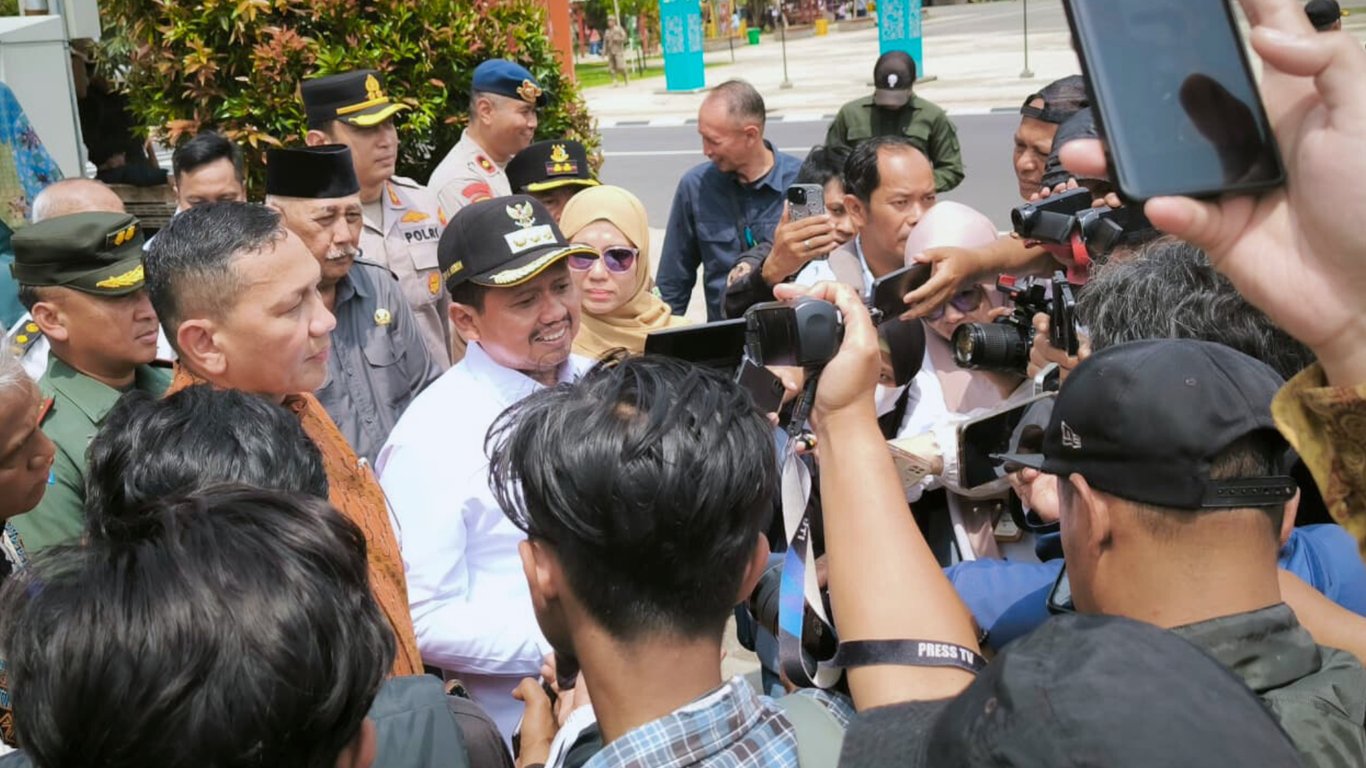 Bupati Sumedang - Dony Ahmad Munir