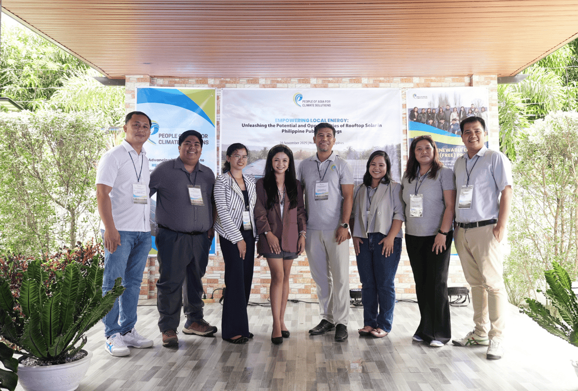 The PACS team stands with solar entrepreneurs from Luzon and Visayas, showcasing the collaboration needed to scale rooftop solar innovation across Philippine communities.