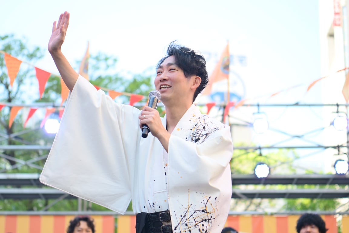 Akira Ishida of NON STYLE, festival MC and director of CHALLENGE.