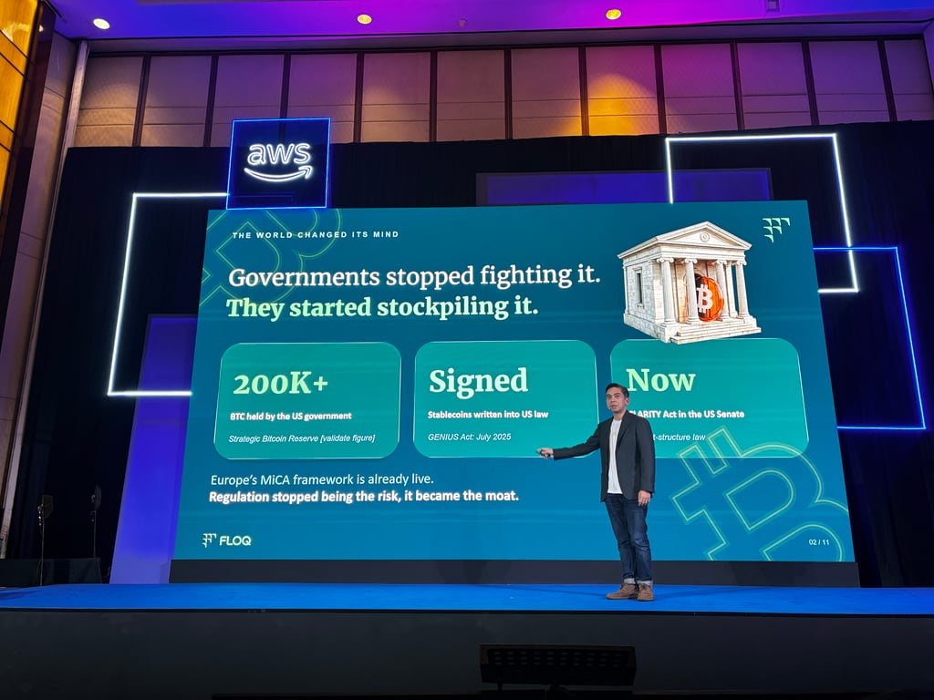 CEO dan Founder FLOQ, Yudhono Rawis tampil dalam salah satu sesi di AWS Summit Jakarta 2026. Sumber: FLOQ.