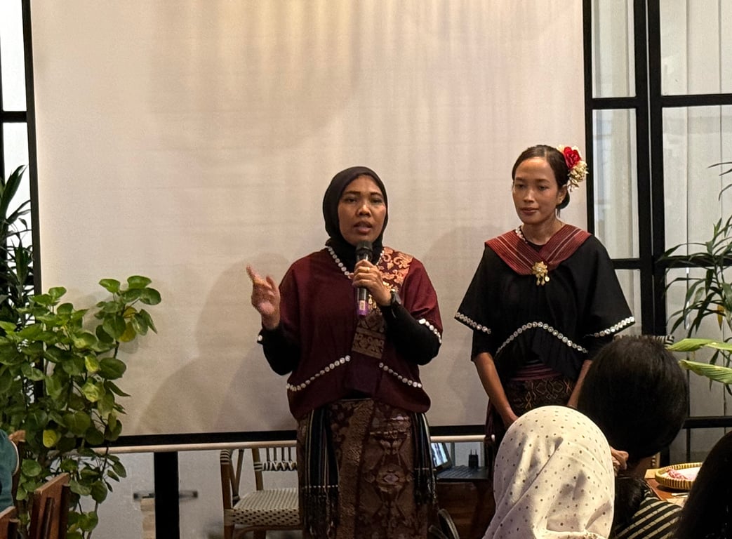 Marwita dan Lilik bercerita tentang perjuangan perempuan penjaga hutan dan lahan di Nusa Tenggara Barat