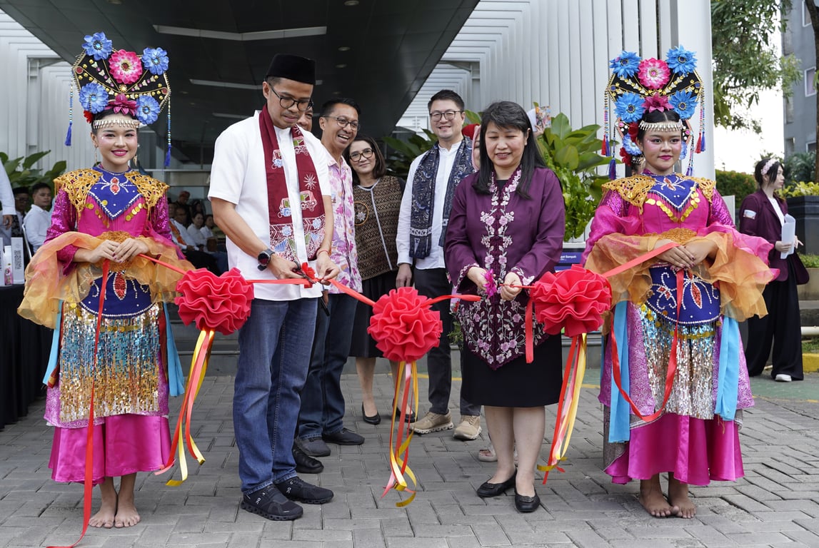 Peresmian JIFF 2026 oleh Bapak Faisal dari Pemprov DKI Jakarta dan Ibu Nelly Rektor BINUS University.&nbsp;Sumber: BINUS University