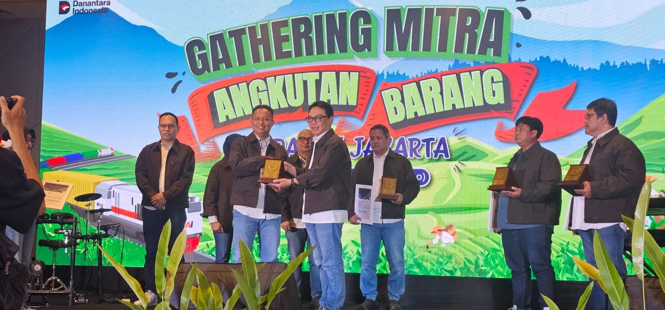 Penyerahan penghargaan