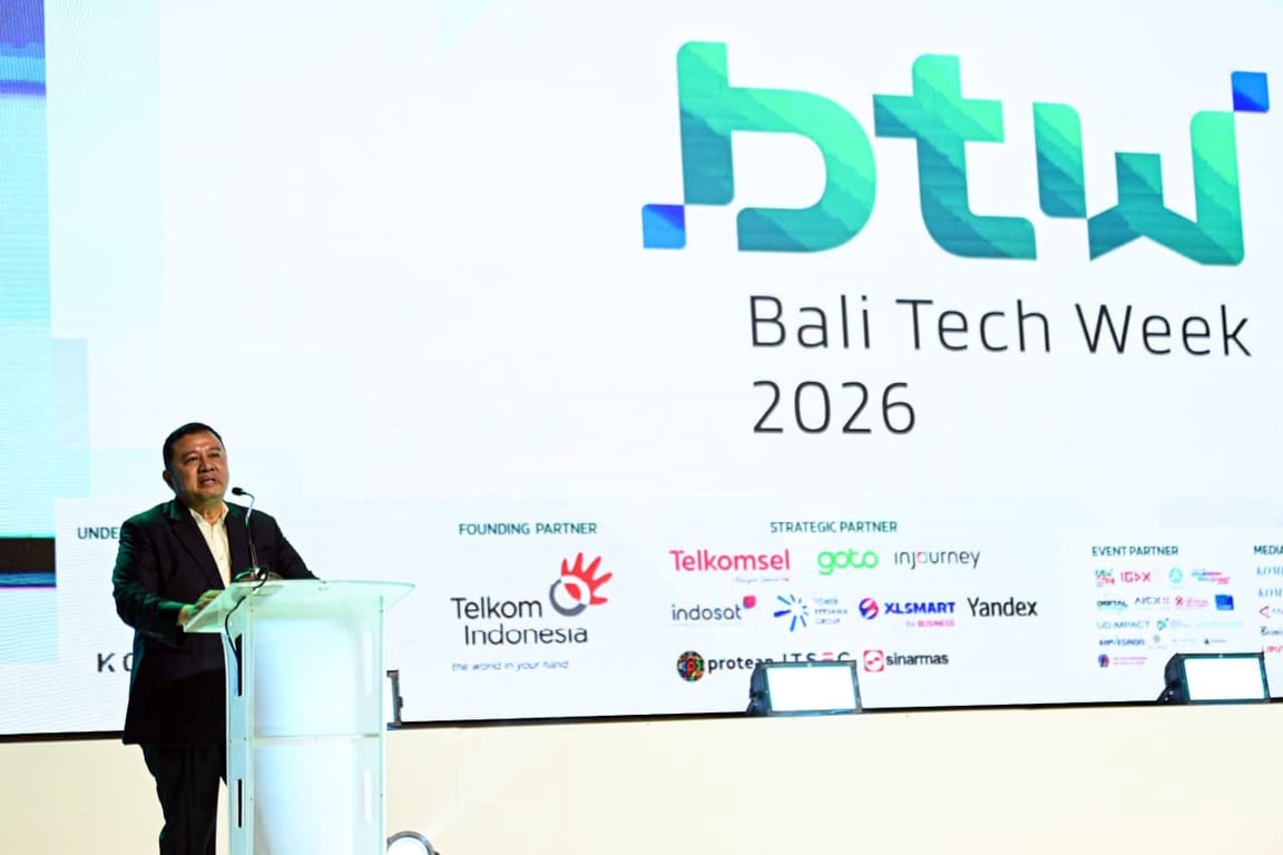 Direktur Jenderal Ekosistem Digital di Kementerian Komunikasi dan Urusan Digital (Komdigi), Edwin Hidayat Abdullah, berbicara dalam acara Bali Tech Week 2026 di Denpasar, Bali. (Foto: Komdigi)