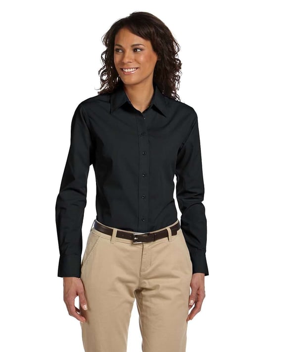Front view of Women’s Essential Poplin