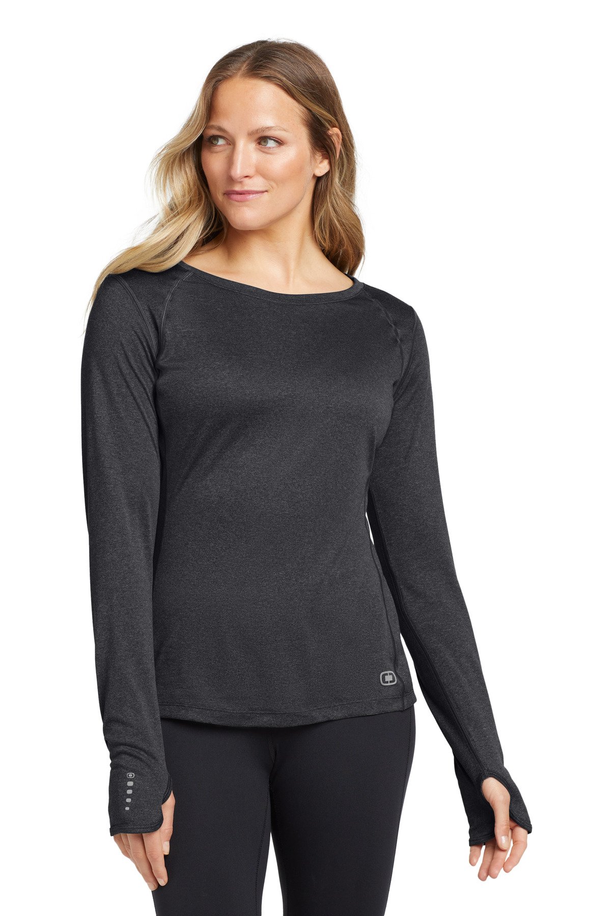 Front view of Women’s Long Sleeve Pulse Crew