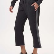 Front view of Women’s Travel Crop Pants
