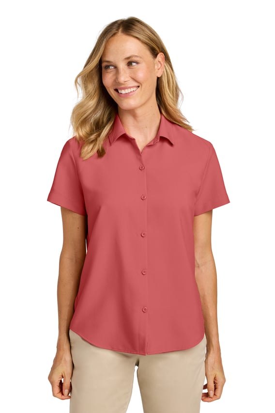 Front view of Women’s Short Sleeve UV Dockside Shirt