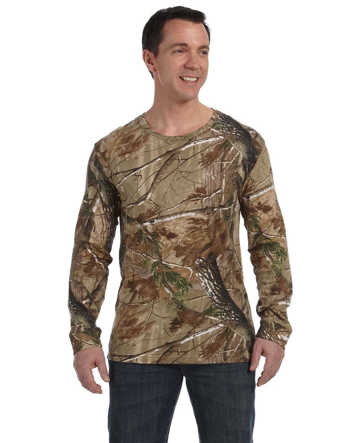 Front view of Men’s Realtree Camo Long-Sleeve T-Shirt