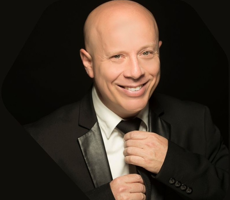 צלילים חובקי עולם- אחד קדימה שניים אחורה