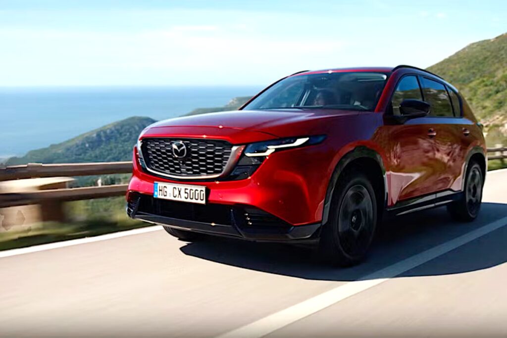 “연비·디지털·디자인 모두 새로워졌다” … 더 커진 차체 마쓰다 SUV 신형 CX-5, 실내 구성, 파워트레인 ‘진화’