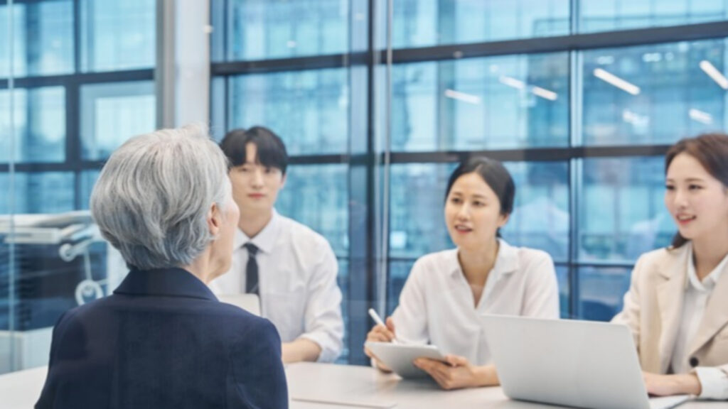 자동차 산업 시니어 근무 모습