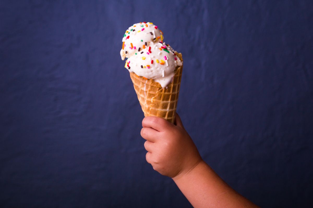 Eis im Hörnchen mit Streusel