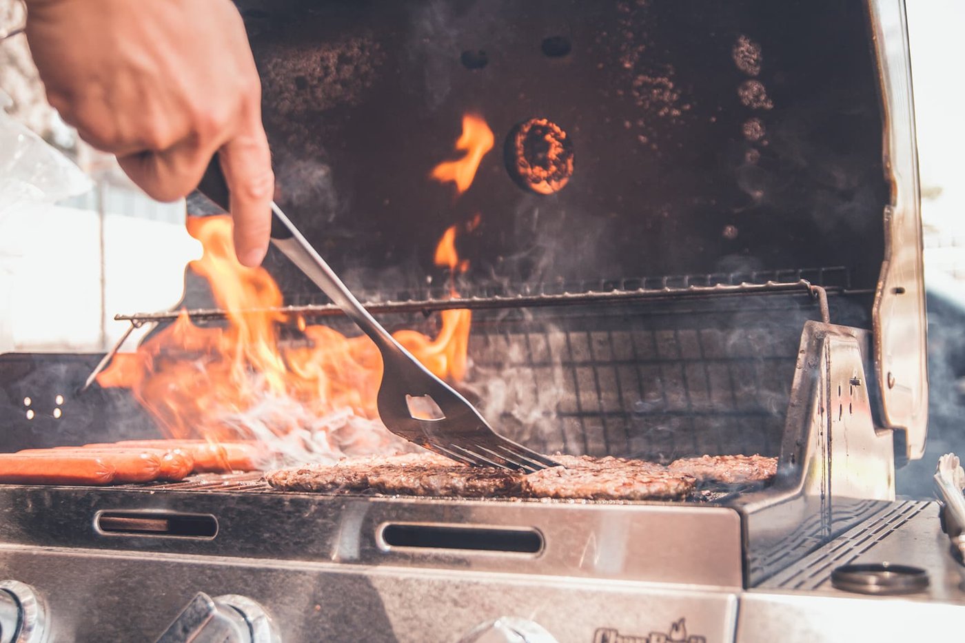 Grillzubehör wie Grillzange oder Pfannenwender