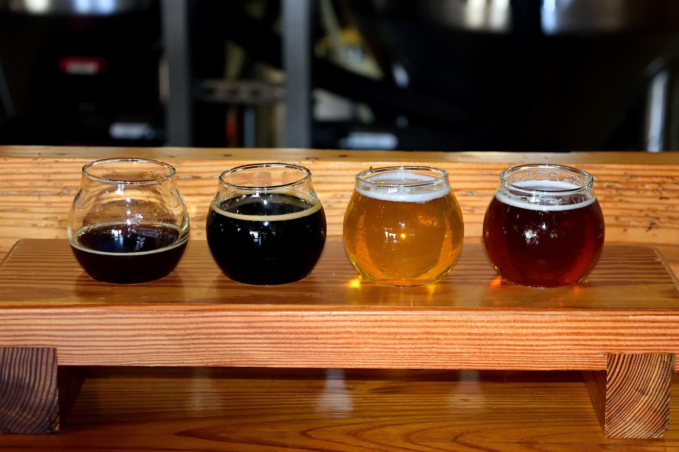Verschiedene Biersorten nebeneinander