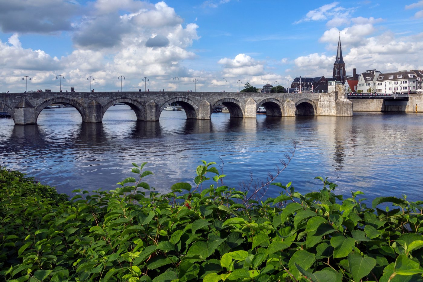 ein blick über maastricht in der niederlande