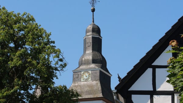 Pittoresker, denkmalgeschützter Stadtkern, viele Kulturangebote und Outdoor-Möglichkeiten, soweit das Auge reicht: Nümberg im Hombuger Ländchen ist immer einen Ausflug wert. Foto: Nümbrechter Ku