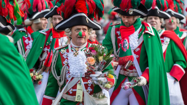 karnevalsumzug an rosenmontag