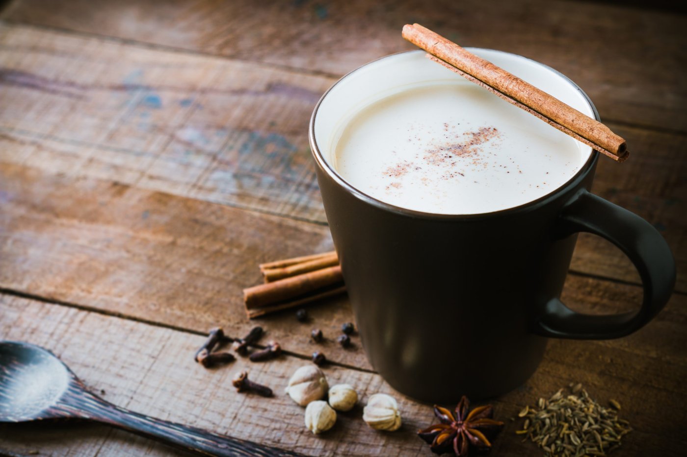 chai latte in einer tasse