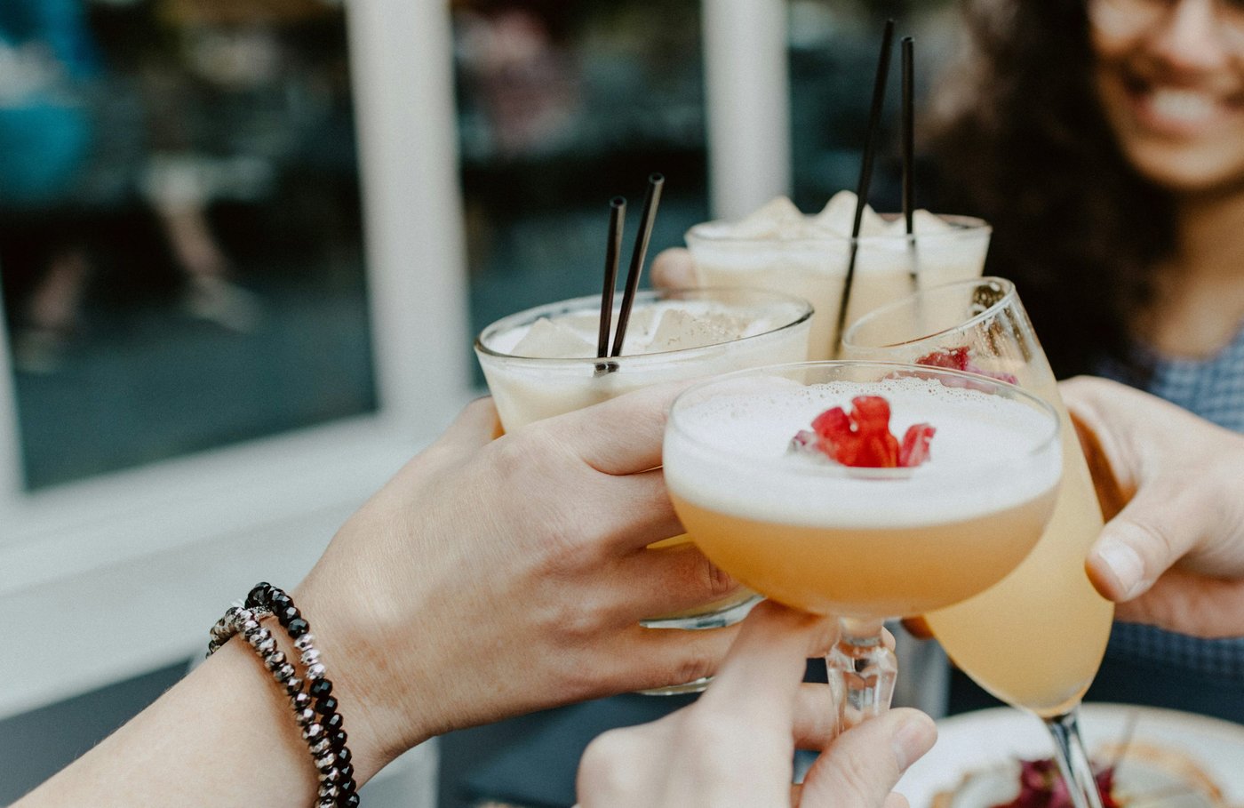 Cocktails auf einer Grillparty