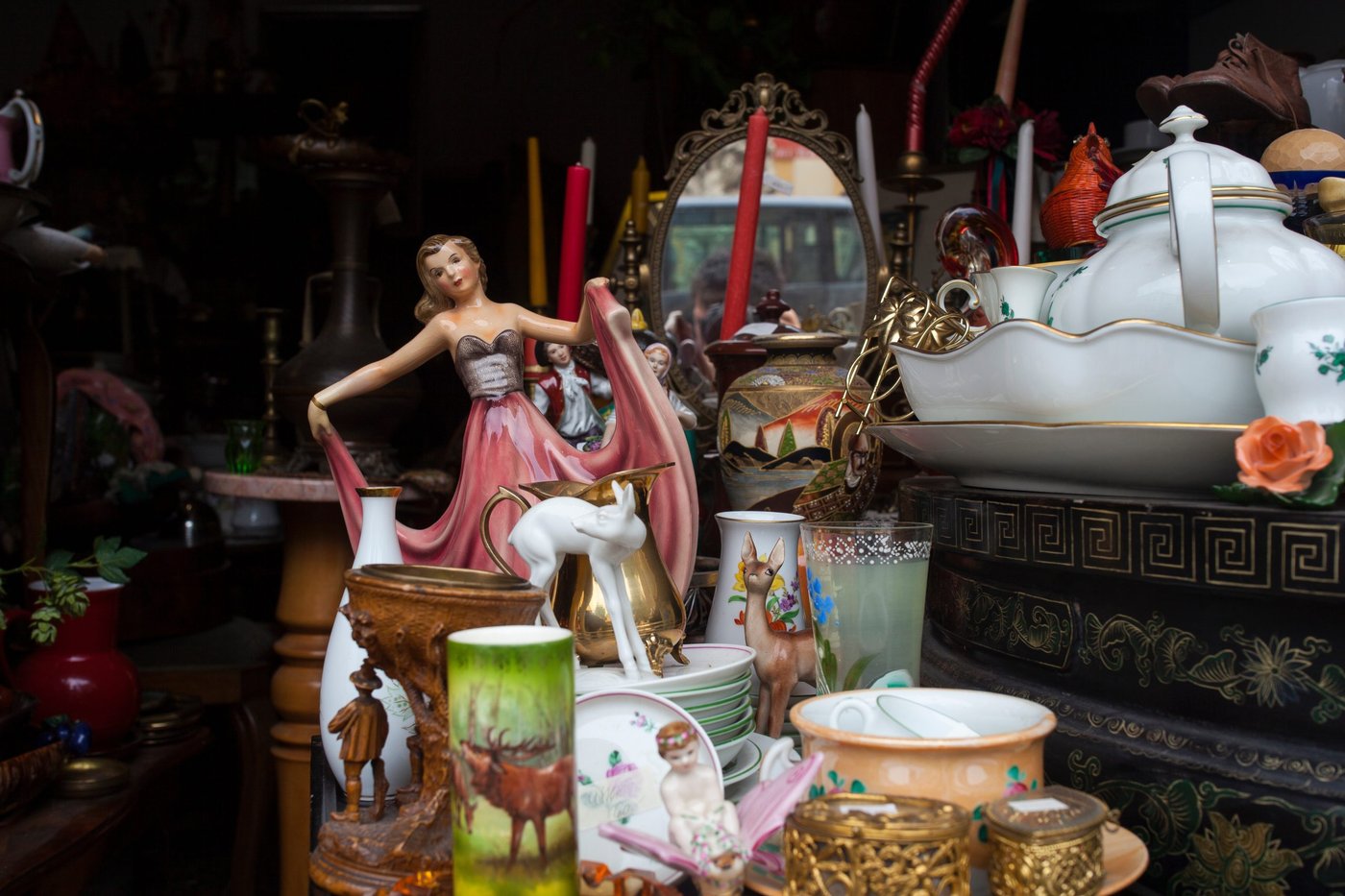 Vintage-Keramik vom Flohmarkt.