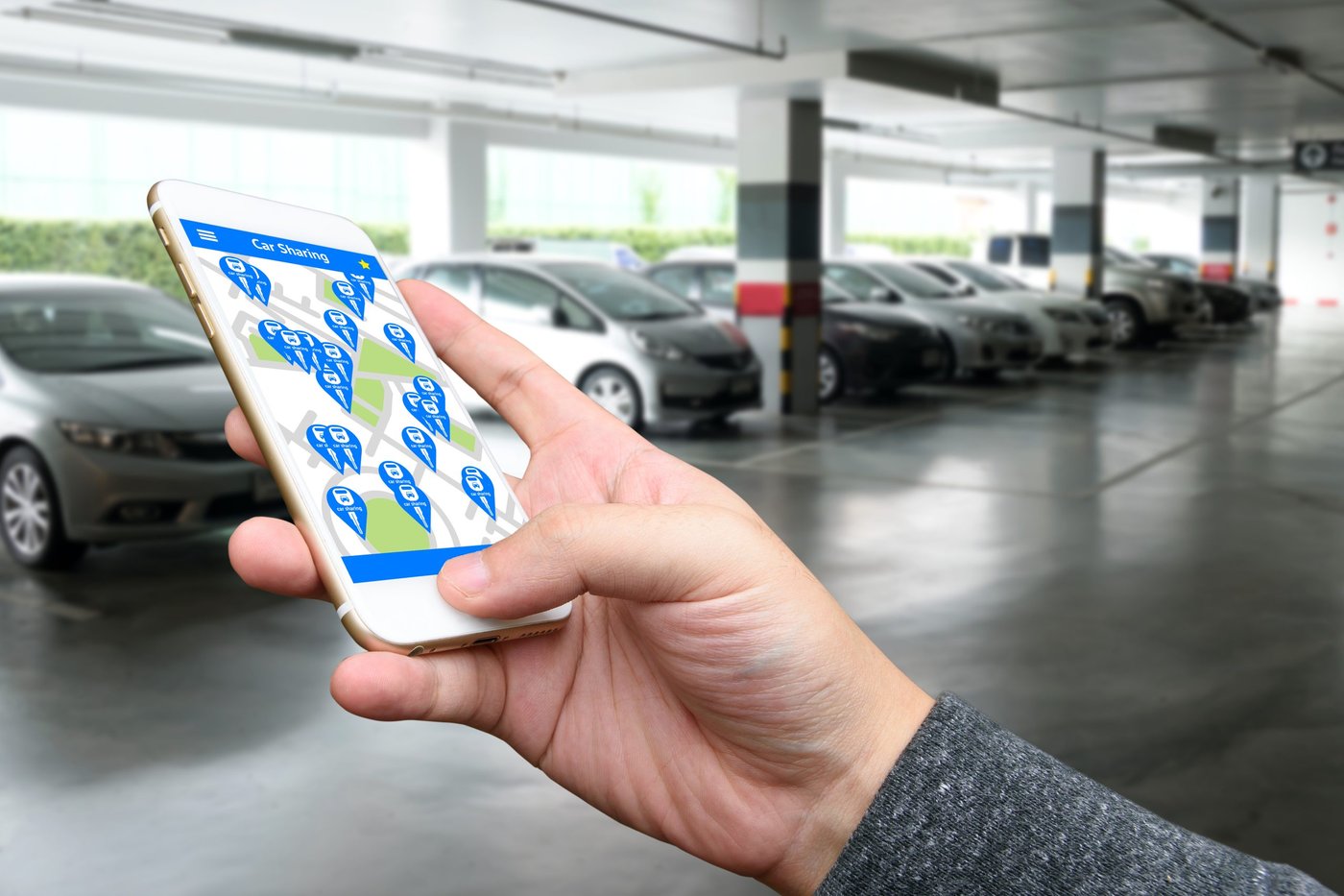 Symbolbild für eine App-Nutzung beim Carsharing
