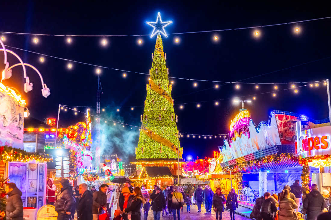 Weihnachtsbaum auf dem Gelände des Cranger Weihnachtszauber