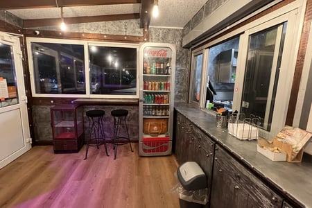 Apache Burger & Grill