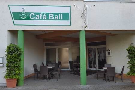 Cafe Ball