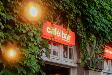 café|bar