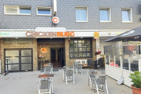 CHICKENBURG