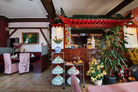 China-Restaurant Gold Flower