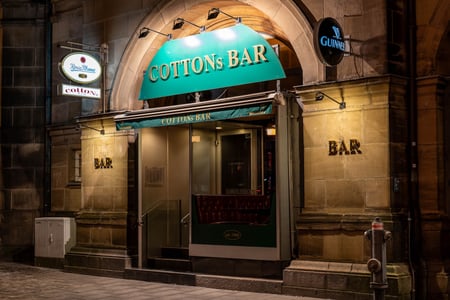 COTTONs Pub