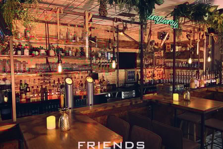 FRIENDS Bar