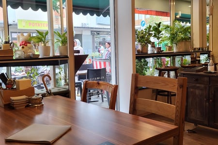 Huang’s Sushi & Asian Food