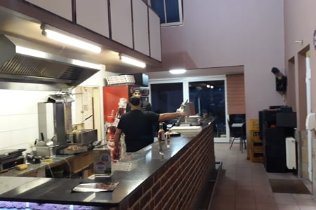 La Pizzeria