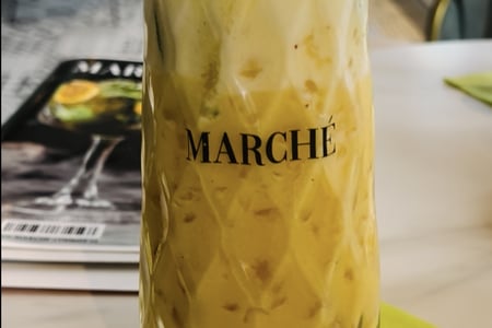 Marché Café Cocktailbar Shishabar