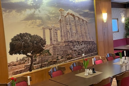 Ousia Alt Schonnebecker Hof