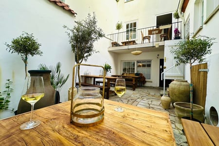 Patio - Café, Tapas & Wein Bar