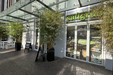 sattgrün theaterpassage