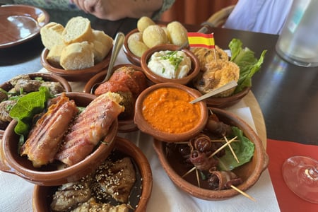 Tapas y Vino
