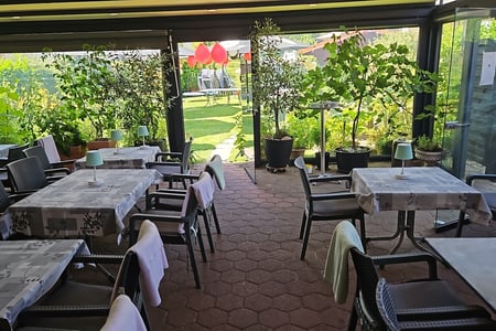 Taverne im Windlicht