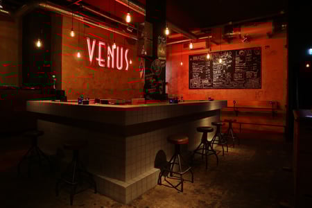 VENUS BAR