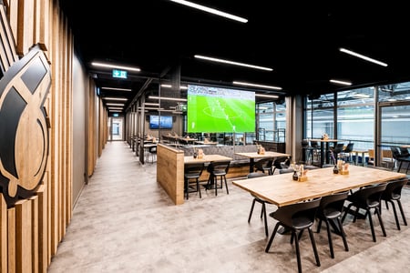 WHISTLE Great Sports Fine Food